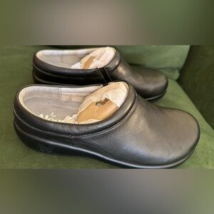 NEW ALEGRIA women's keli professional shoes - medium width in black nappa leathe